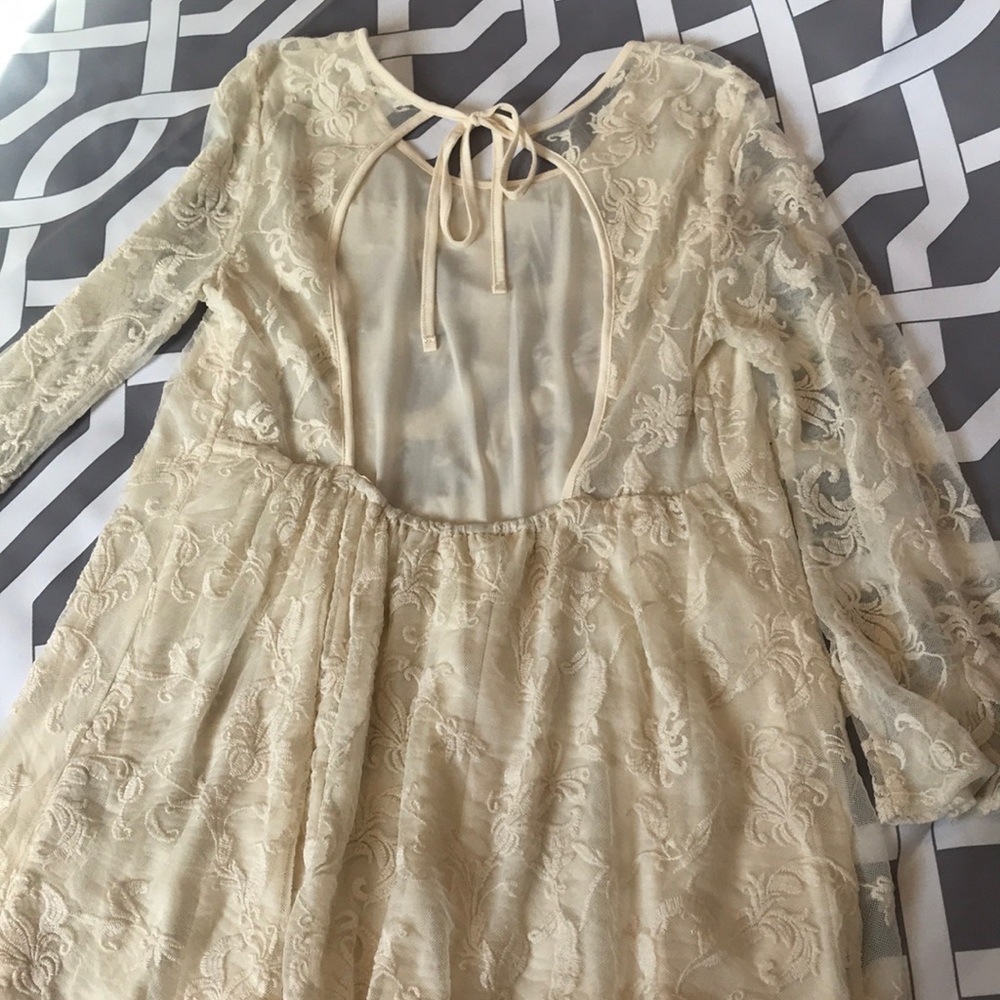 Lace Dress - Picture 2 of 3